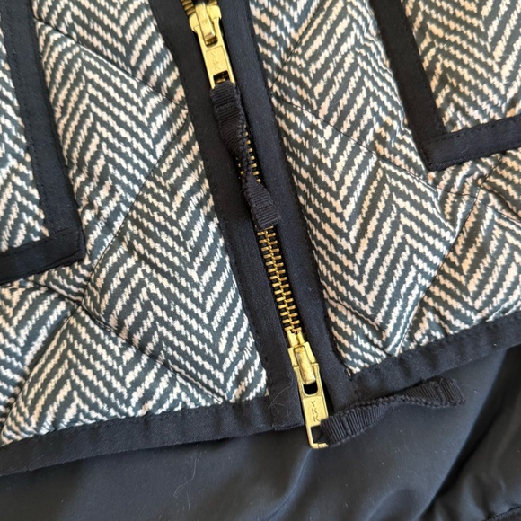 J Crew Excursion Blogger Favorite Quilted Down Fill Vest Herringbone Medium - Picture 13 of 14